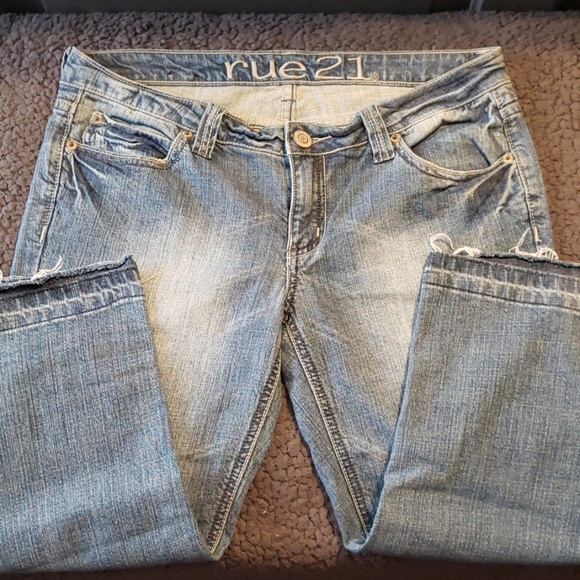 Rue 21 capri's sz-7/8 - Picture 3 of 6